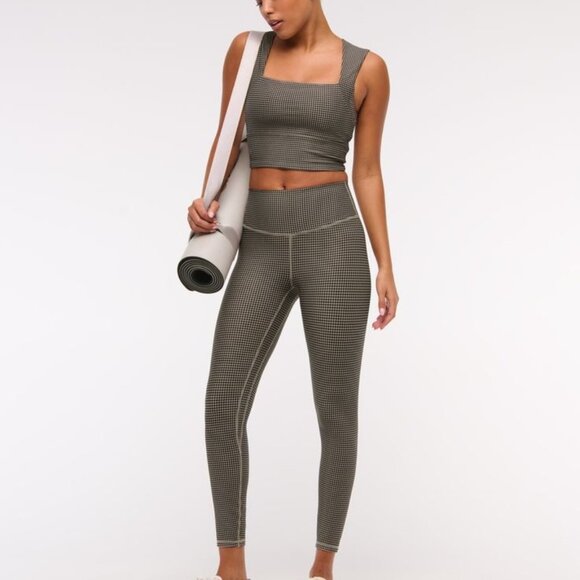 ISO ABERCROMBIE & FITCH YPB sculpt LUX Portrait SET in MEDIUM - Picture 1 of 1